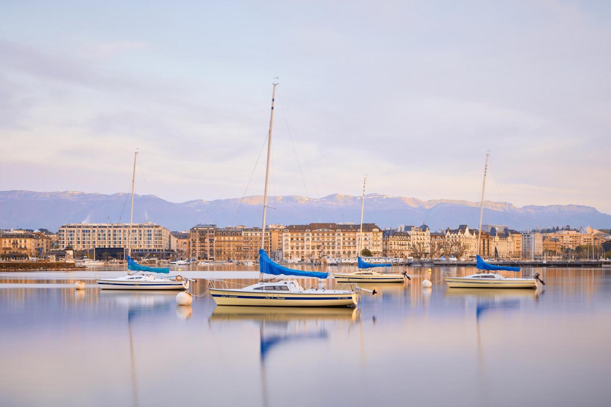 Hotel Adina Geneva