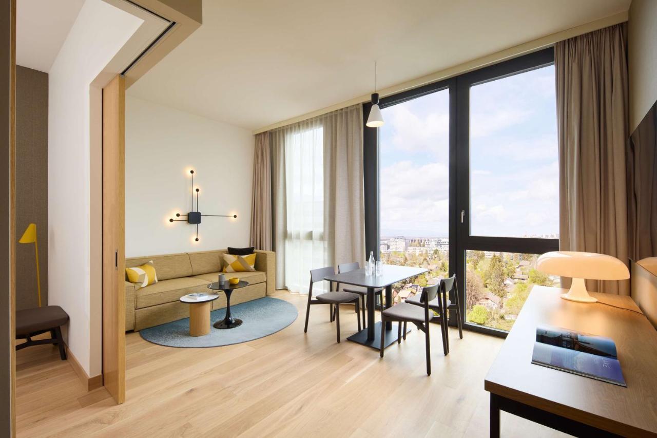 Hotel Adina Geneva 4*