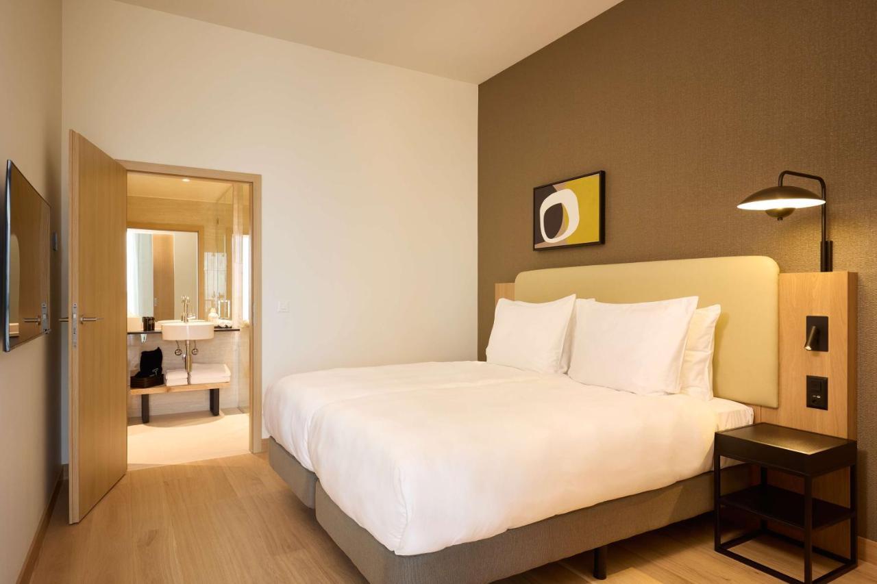 Adina Geneva 4*
